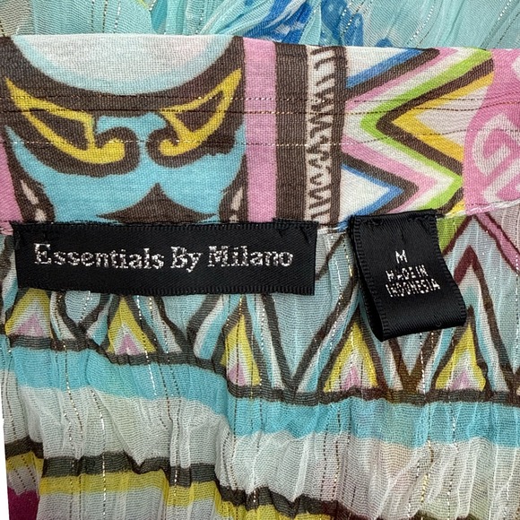 Essentials by Milano Floral Mesh Button Top Size Medium Lightweight - Picture 7 of 9